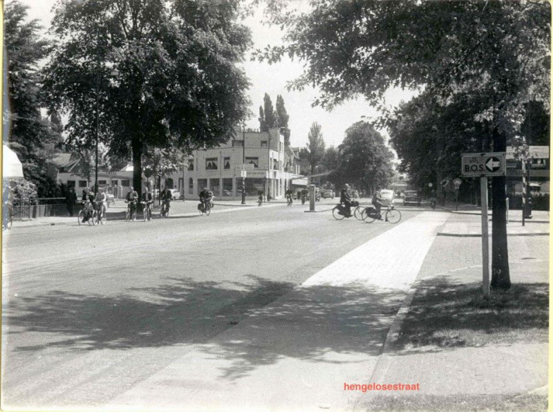 Hengelosestraat 116-120 Garage Roeloffzen.jpg