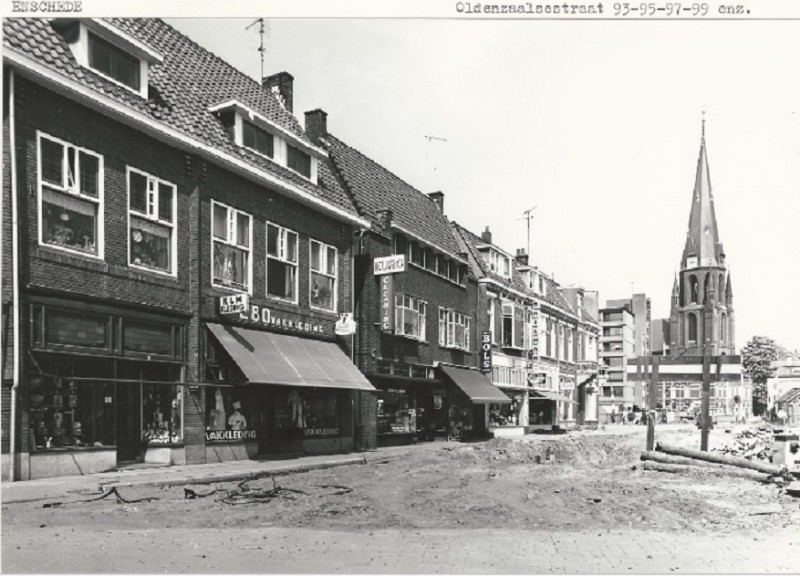 Oldenzaalsestraat 93-95-97-99 E.B.O. vakkleding T.h.v. van Lochemstraat 22-3-1980.jpg