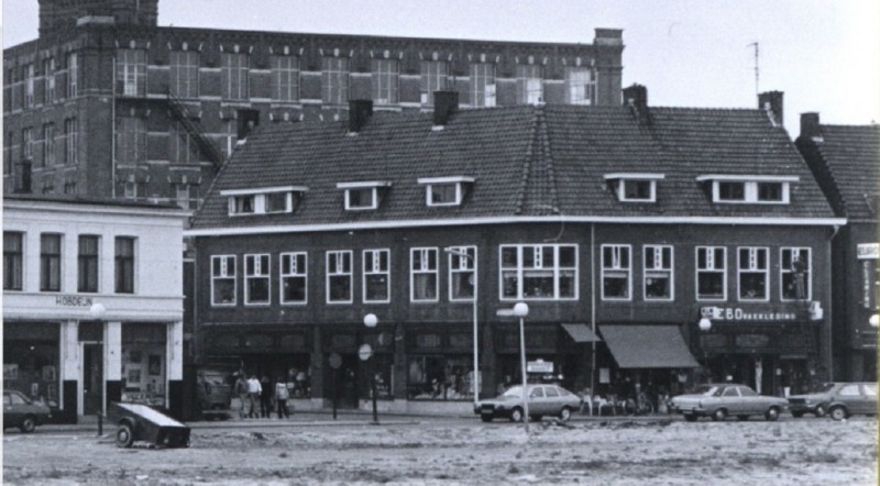 Oldenzaalsestraat 93 hoek Van Lochemstraat 2 EBO vakkleding 1979.jpg