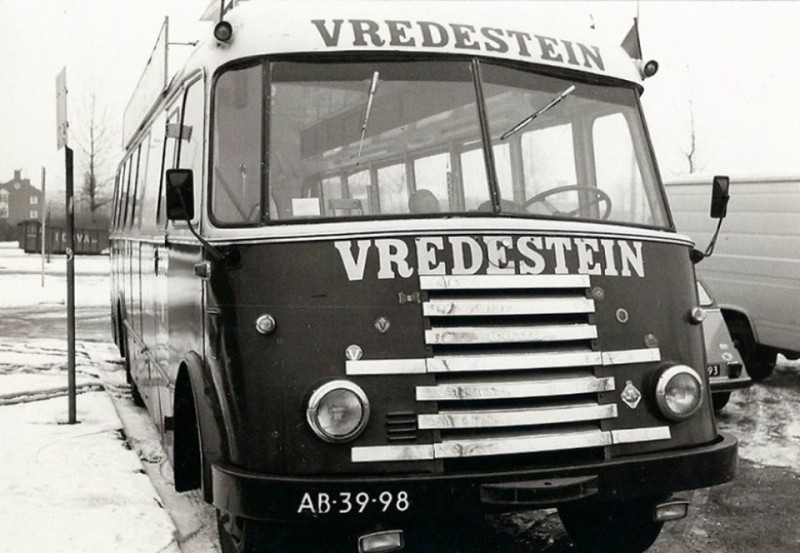 Vredestein bus 1952.jpg