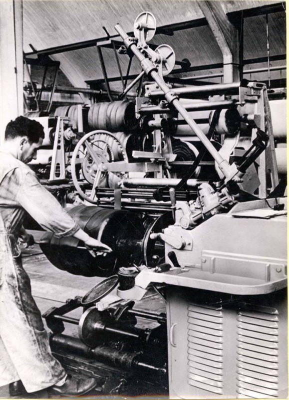 Binnenhaven Produktie van autobanden bij Autobandenfabriek fa. Vredestein 1950 (5).jpg