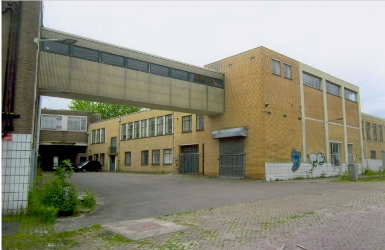 Kottendijk 1 voormalige Melkfabriek, achterzijde loopbrug 2-5-2014 (2).jpg