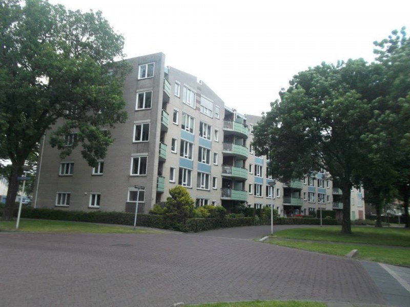 Gerard Doustraat hoek Ferdinand Bolstraat flat Hof Vogelsanck.jpg