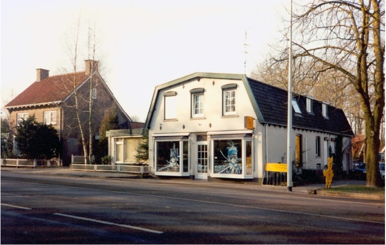 Oldenzaalsestraat 749 Bakkerswinkel met bovenwoning.jpg