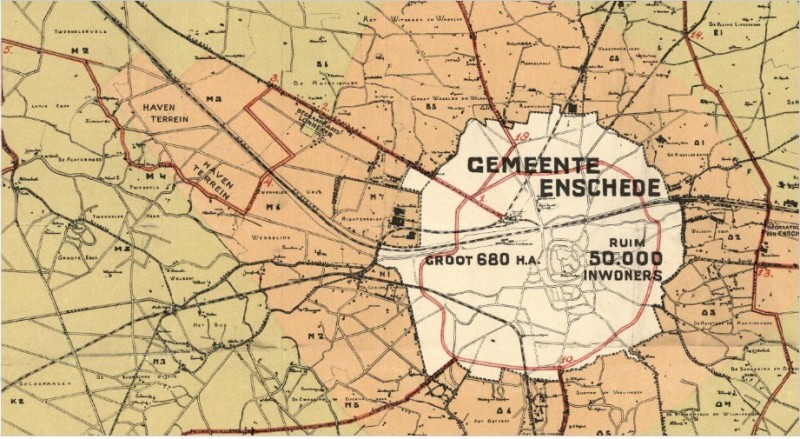 Plattegrond van Lonneker in 1933. Kaart i.v.m. grenswijziging. Lonneker 16.000 inwoners. Enschede 50.000 inwoners. Met verklarende tekst (1).jpg