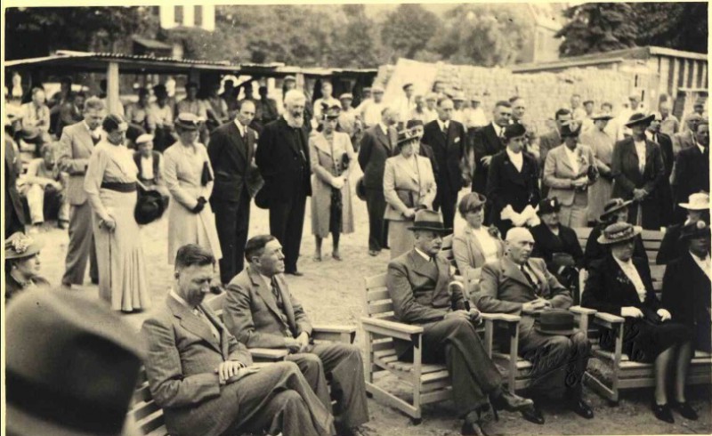 De Ruyterlaan Plaatsing van de gedenksteen ter gelegenheid van de bouw van Ziekenhuis Ziekenzorg 6-7-1939. (2).jpg