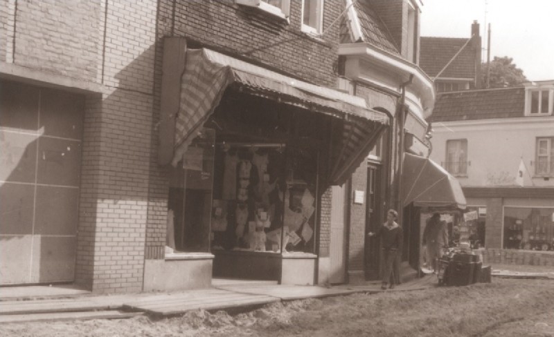 Burgemeesterstraat 8 Winkelpanden,  1967.jpg