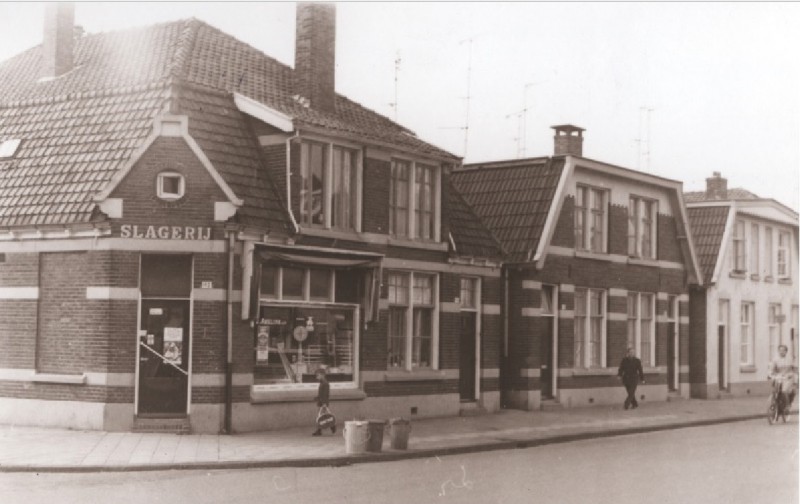 Kuipersdijk 162 hoek Sumatrastraat slagerij Amelink 1967.jpg