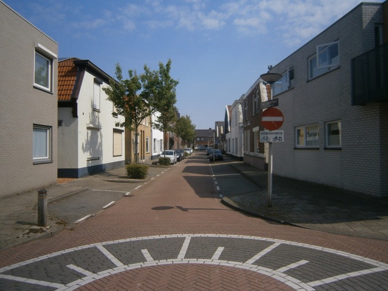Jacob van Lennepstraat vanaf Bernard ter Haarstraat.JPG