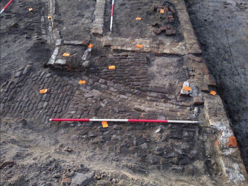 Succesvolle opgravingen plots is een stukje middeleeuws Enschede zichtbaar.jpg