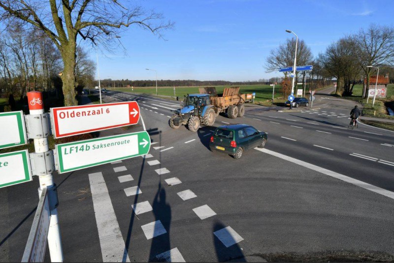 Nieuwe rotonde voor betere doorstroming tussen Enschede en Oldenzaal.jpg
