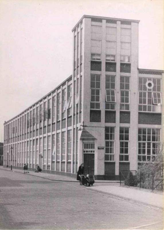 Blekerstraat 96 Fabriek van Blom (Fablo) 1943.jpg