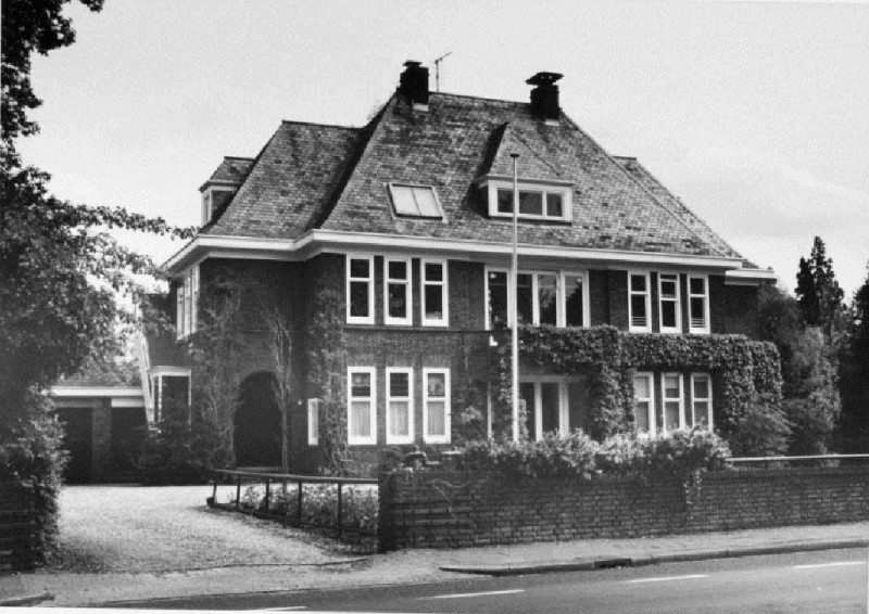 Hogelandsingel 21 villa De Zuil.jpg