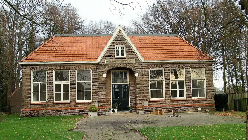 Twekkelerweg 124 hoek Boerstege Twekkelerschool.jpg