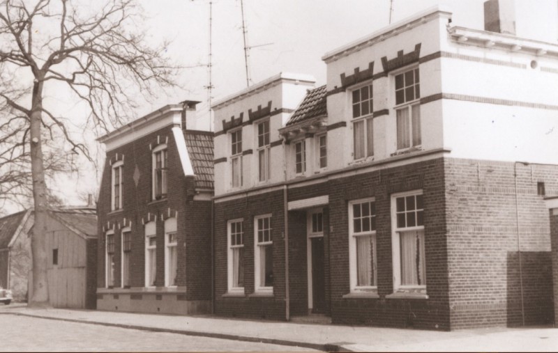 Borstelweg  Voorgevels woningen oostelijke straatwand 1967.jpg