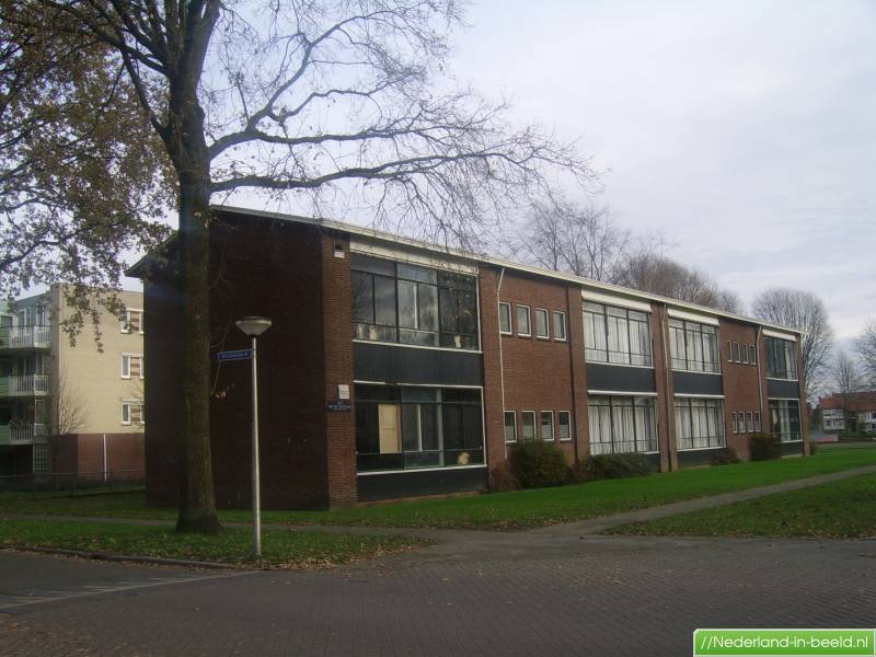 Aert van der Neerstraat Muziekschool vroeger Adriaen van Ostadeschool.jpg