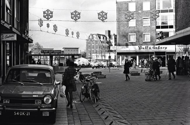 H.J. van Heekplein hoek van Loenshof en Zuiderhagen Boll en Scharp.jpg