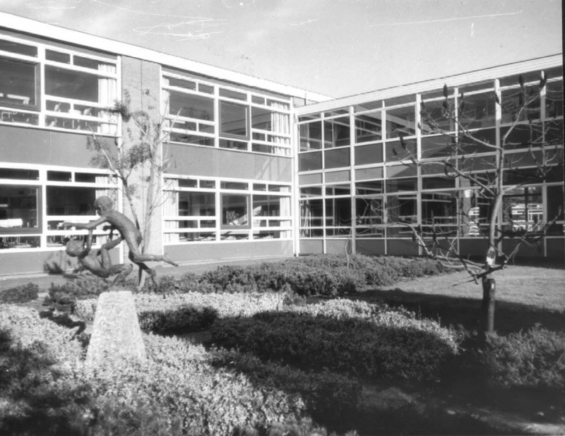 Voortsweg 358 De latere Pius X school.jpg