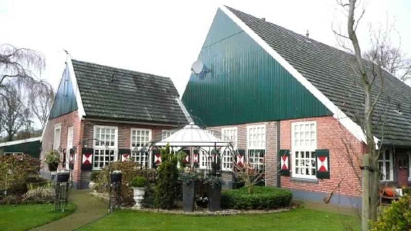 Kwekkeboomweg 30-32 Boerderij 'Kwekkeboom' gemeentelijk monument.jpg