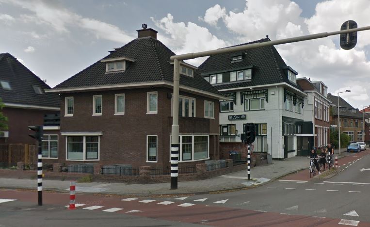 Singel hoek Oldenzaalsestraat.JPG