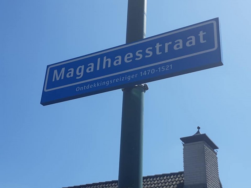 Magalhaesstraat straanaambord.jpg