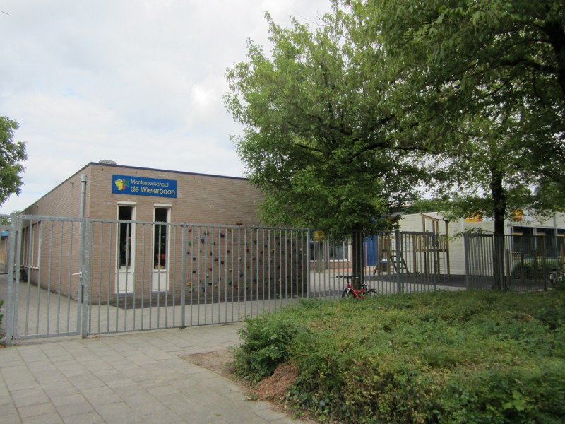 Batshoek 5 Montessorischool De Wielerbaan nabij de Boswinkelbeekweg.JPG