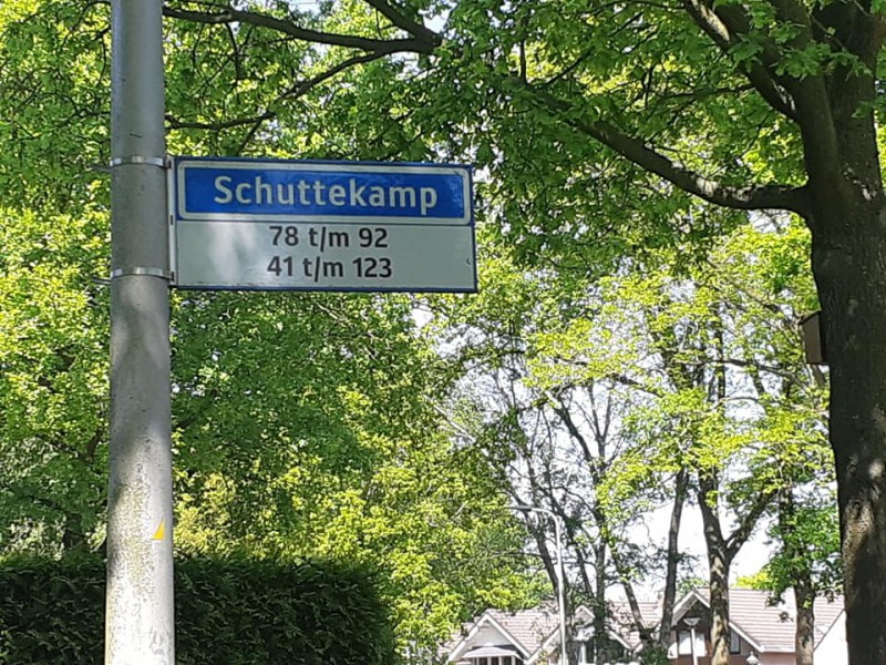 Schuttekamp straatnaambord..jpg