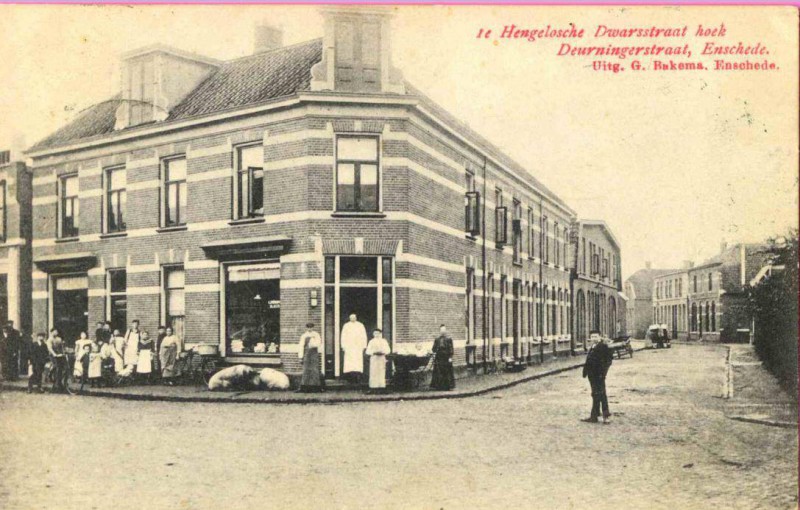 Deurningerstraat 61-63 hoek 1e Hengelosedwarsstraat met slagerij G.J. Hemmink.jpg