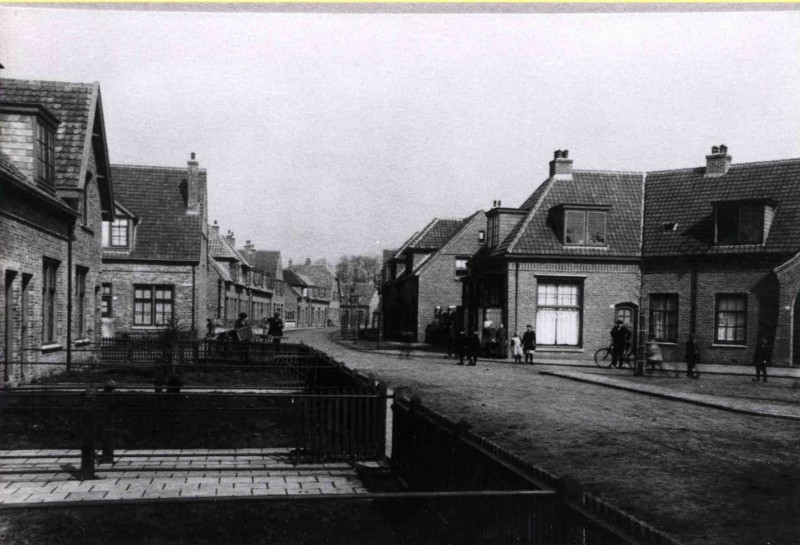 Ververstraat 17 Ter hoogte van de Bombazijnstraat 1920.jpg