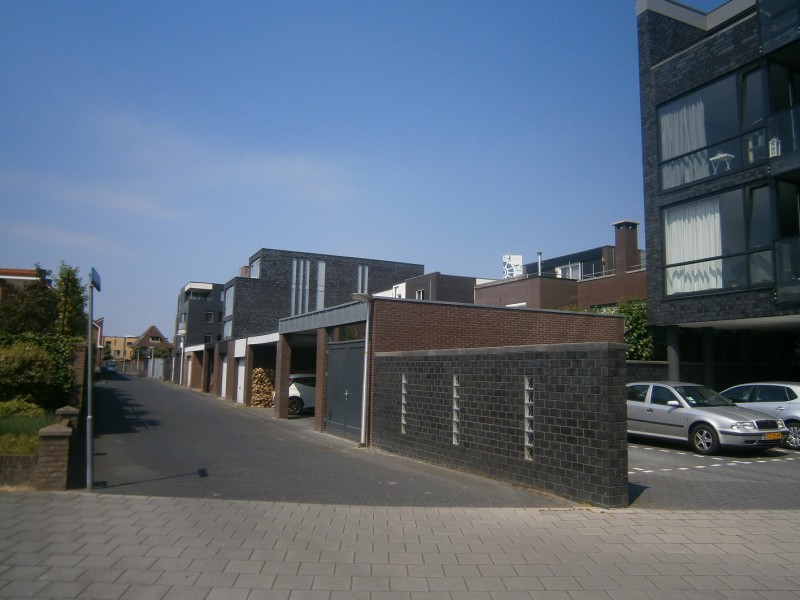 Roombeekhofje vanaf Renbaanstraat.JPG