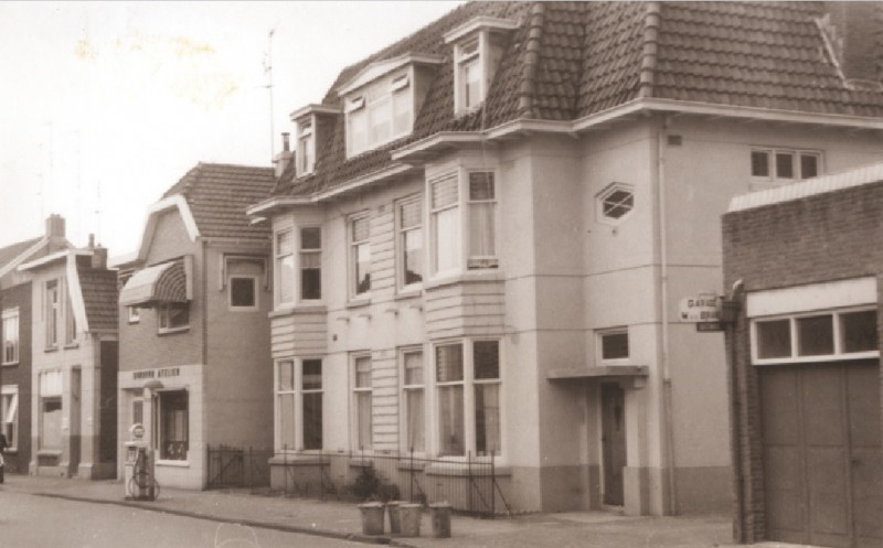 Blekerstraat 10-12 woningen 1967.jpg