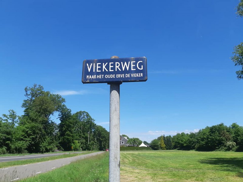 Viekerweg straatnaambord.jpg