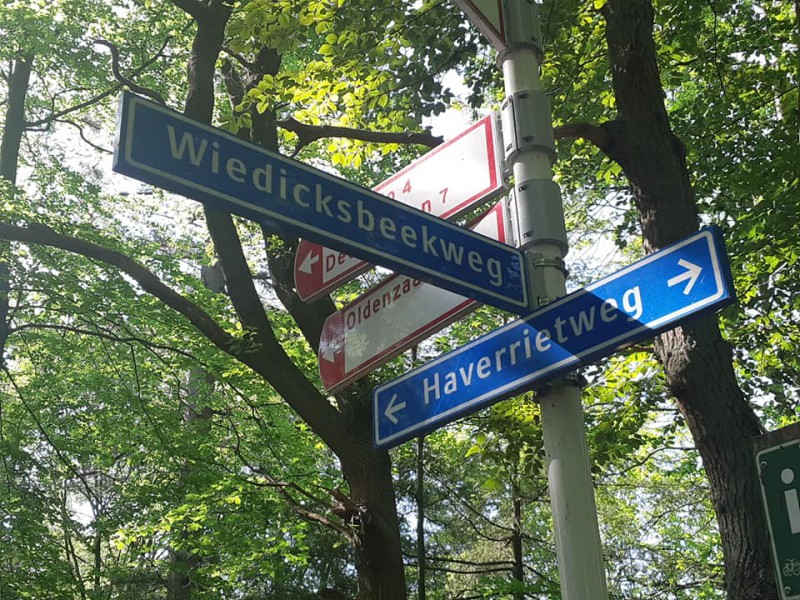 Wiedicksbeekweg straatnaambord.jpg