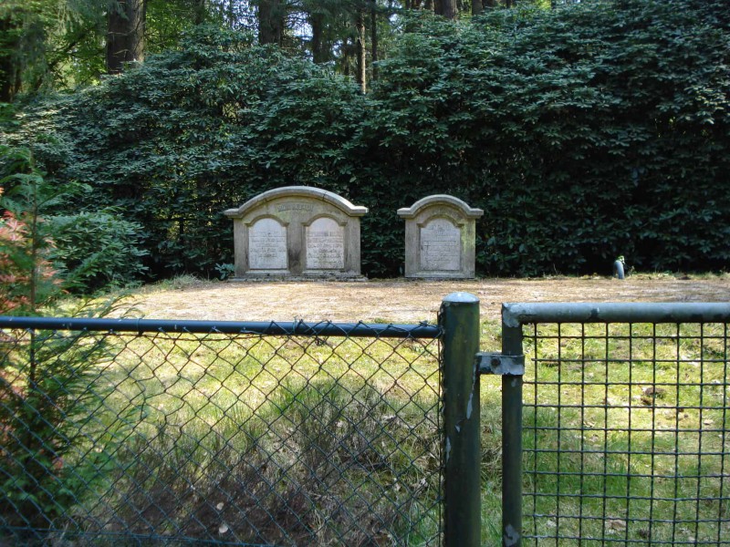 Haverrietweg grafkelder familie Ludwig van Heek op het Hofmeijer.jpg