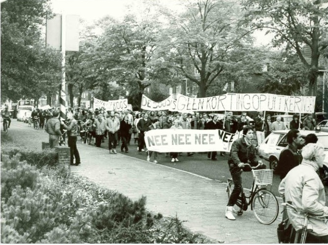 Varviksingel Protestmars ambtenaren. nov. 1983 (2).jpg