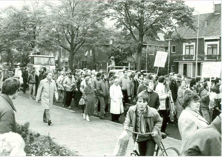 Varviksingel Protestmars ambtenaren. nov. 1983.jpg