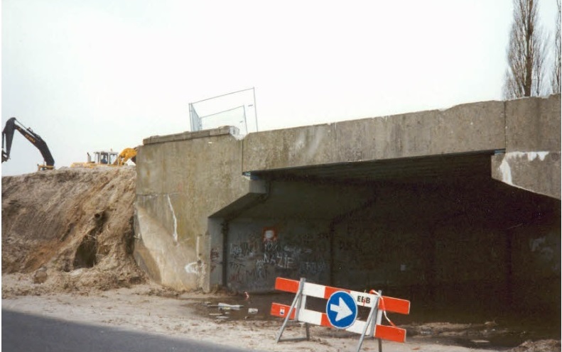 Varviksingel Wethouder H.C. Nijkampbrug, ook brug Zuid genoemd tijdens de sloop. 13-4-1994 (2).jpg
