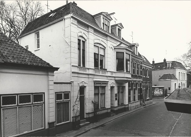 Noorderhagen 15-23 Huizen tussen Kloosterstraat en Brinkgaarden. 22-1-1981.jpg