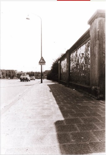 Oliemolensingel Vanaf Edo Bergsmabrug richting Hogelandsingel. 1975.jpg