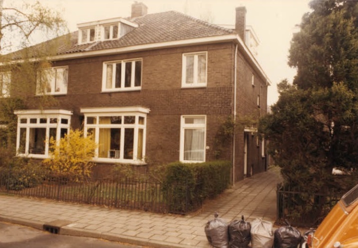 Van Kolstraat 16-18 woningen 1977.jpg