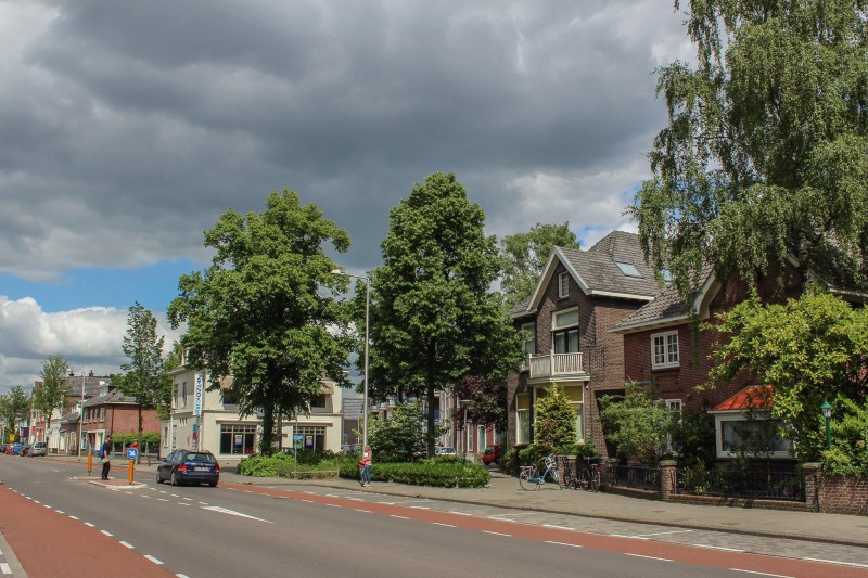 Oldenzaalsestraat 130- 132 en 136 hoek Minkmaatstraat 2015.jpg