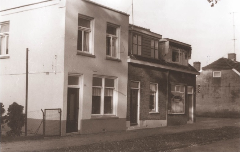 Oosterstraat 108 woningen 1967.jpg