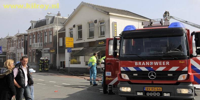 Haaksbergerstraat 323 hoek Helenastraat brand bij Bakkerij Busch.jpg