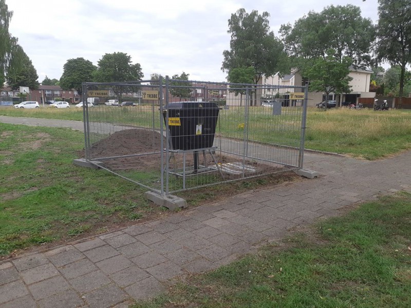 Ferdinand Bolstraat hoek Aert van de Neerstraat gedeelte stroomvoorziening nieuwbouwproject 10 eengezinswoningen 29-6-2020.jpg