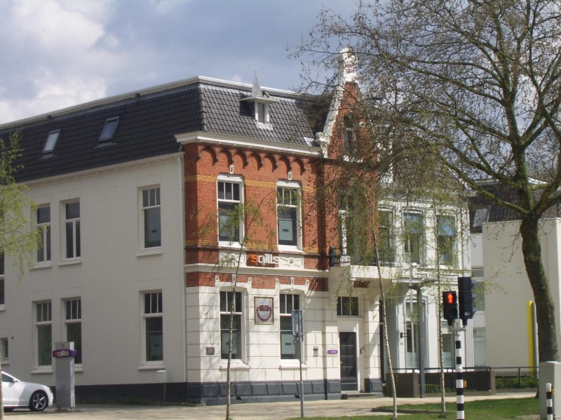 Hengelosestraat 52-54 voormalig gemeentehuis Lonneker gemeentelijk monument.jpg