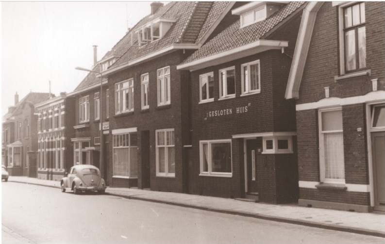 Lipperkerkstraat 155-159 woningen. o.a. 't Gesloten Huis' 1967.jpg