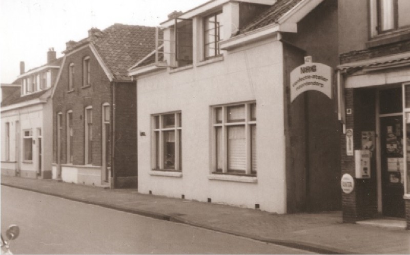 Blekerstraat 42 woningen en pand van Confectieatelier Noordendorp 1967.jpg