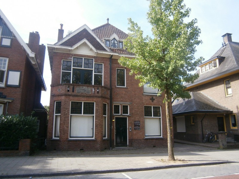 Bisschopstraat 53 Tandheelkundig Centrum Oosterbaan-Arke. Vrfoeger huis Dr. A.H.J. Coppes.JPG