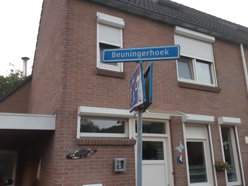 Beuningerhoek straatnaambord.jpg