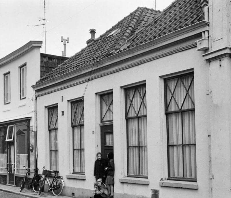 Stadsgravenstraat 57 kosterswoning Doopsgezinde Kerk.jpg